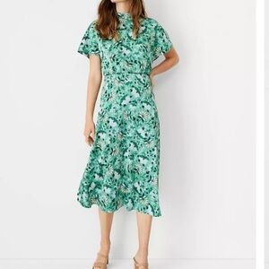 Ann Taylor Green Floral Dress size 8 Petite